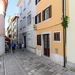 In Near Old Town Apartman Porec