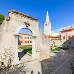 In Near Old Town Apartman