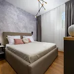 In Near Old Town Apartman *