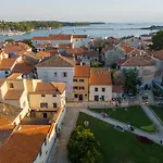 In Near Old Town Apartman Porec