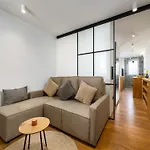 In Near Old Town Apartman