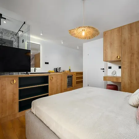 Apartment In Near Old Town