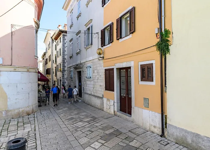 In Near Old Town Appartement